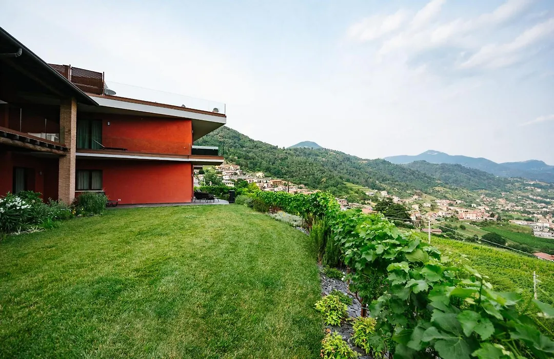 Agriturismo Podere Cavaga Lago d'Iseo Agribio Winery-1